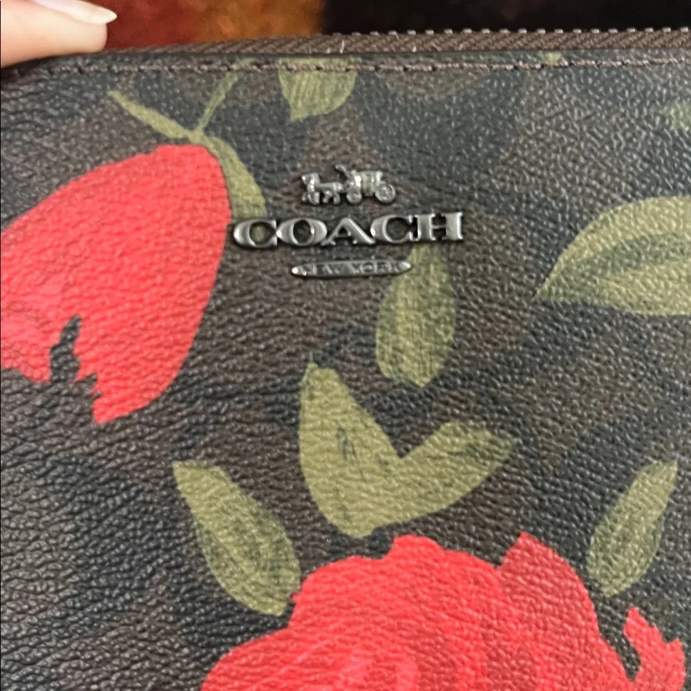 NWOT Coach Floral Print Accordion Zip Wallet (F26290)